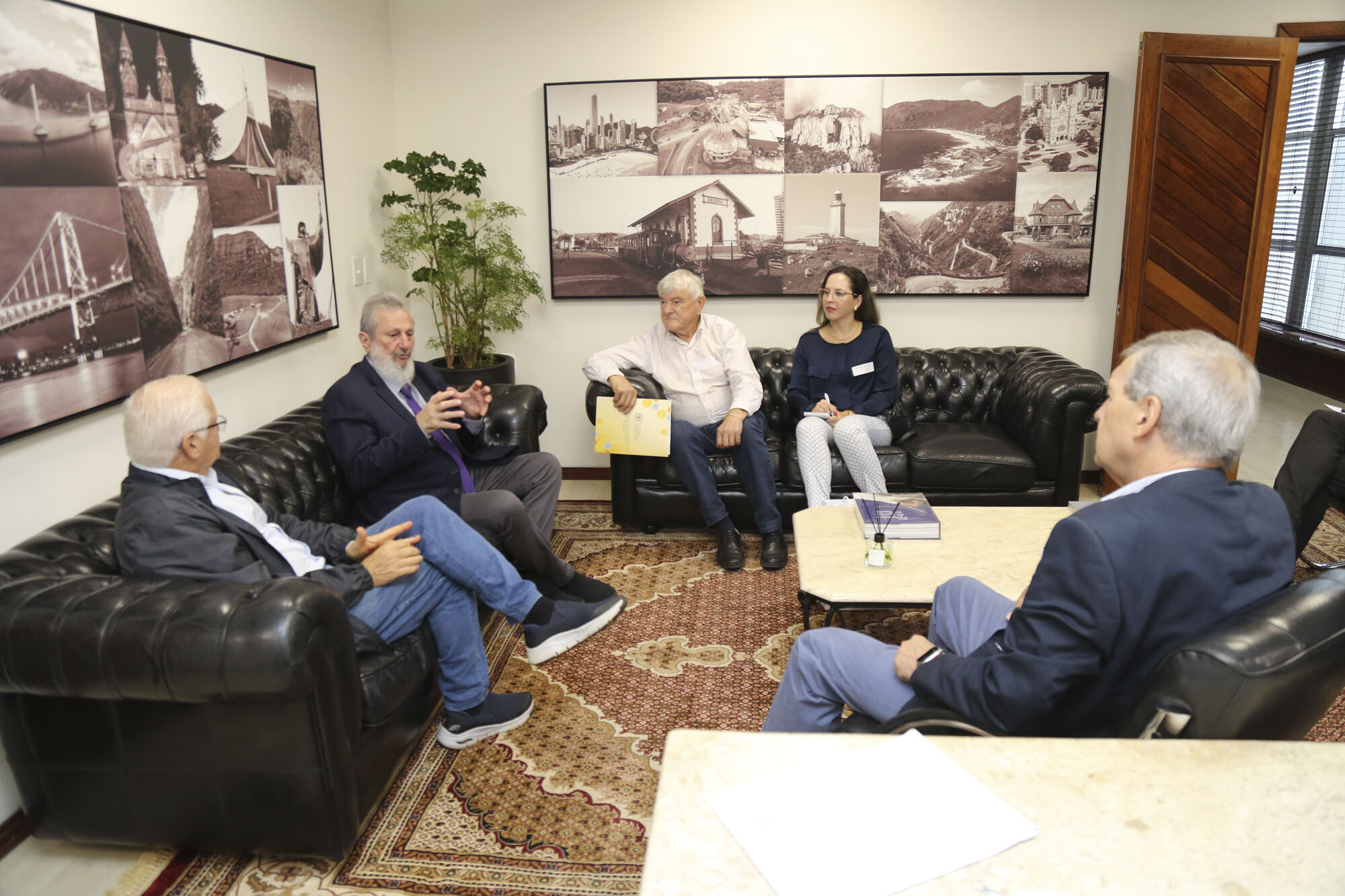 Deputado Padre Pedro (Presidente interino), recebe Celso Calcagnoto, do SEBRAE de SC e presidente da (FAASC), Sr, Agenor Sartori Castagna