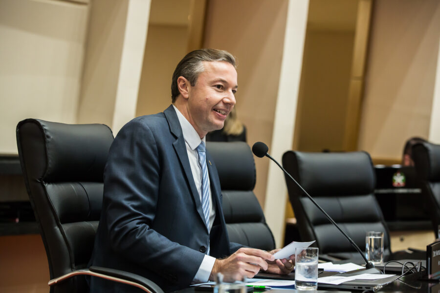Deputado Napoleão Bernardes.