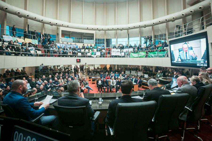 Audiência pública foi realizada na tarde desta terça-feira (24), no Plenário Deputado Osni Régis