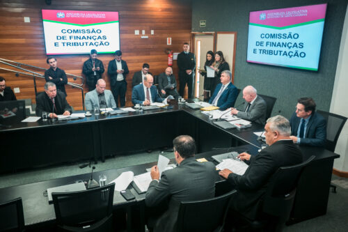 Relator da LDO 2026 apresenta parecer conclusivo e abre prazo de uma semana para votação da matéria