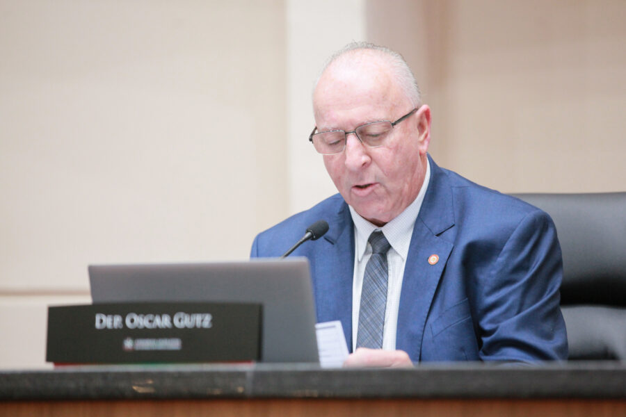 Deputado Oscar Gutz
