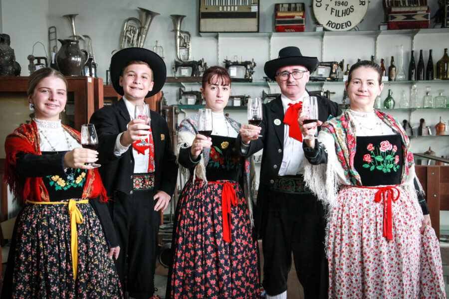 No Circolo Trentino de Rodeio, além da valorização do idioma, reuniões e apresentações culturais mantêm vivas as tradições do pioneiros