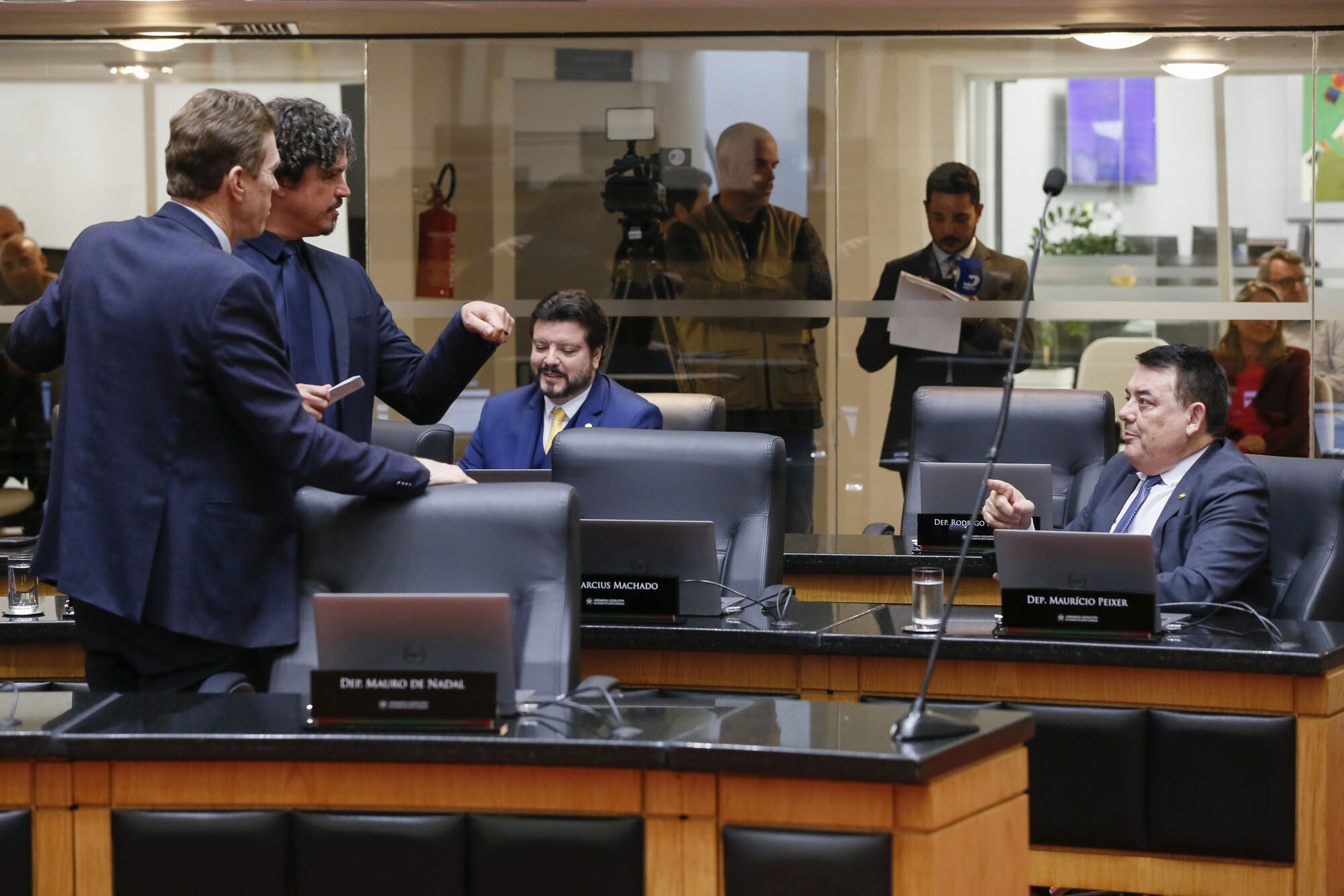 - Deputado Volnei Weber (MDB)
 - Deputado Marquito (PSOL)
 - Deputado Alex Brasil (PL)
 - Deputado Mauricio Peixer (PL)
