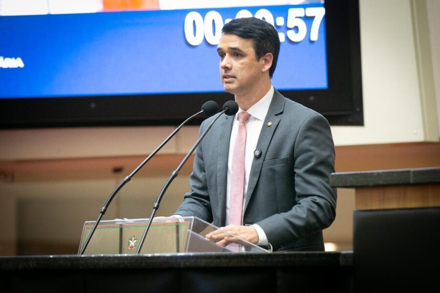 Deputado Marcos da Rosa.