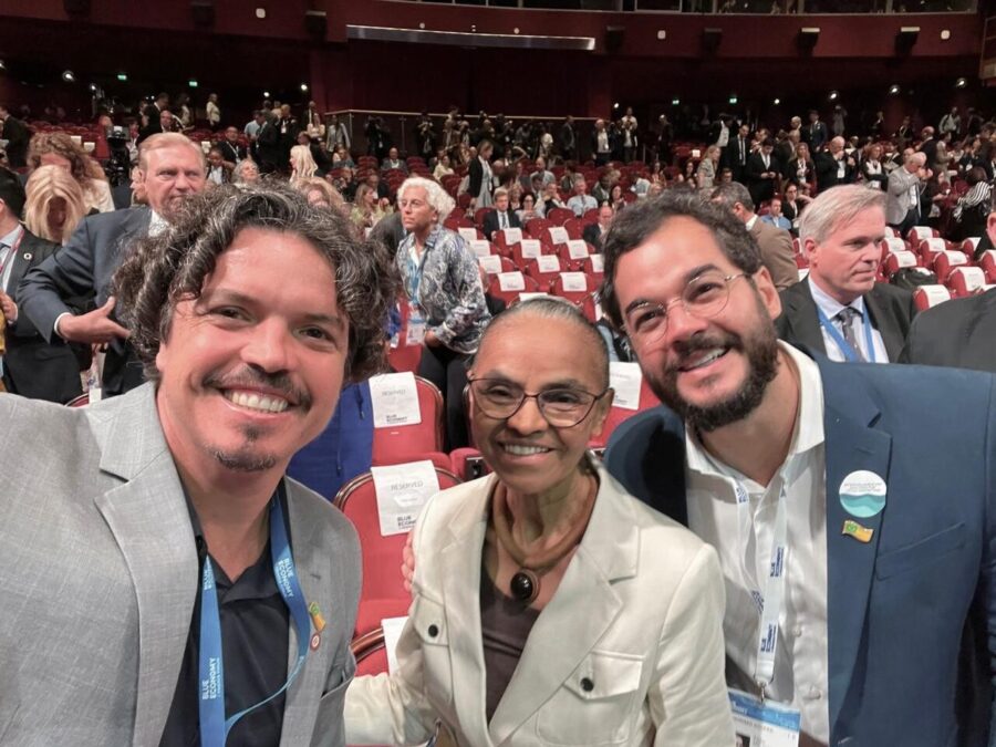 Na conferência, em Nice: Deputado Marquito, ministra Marina Silva e deputado federal Túlio Gadêlha. Foto: Divulgação