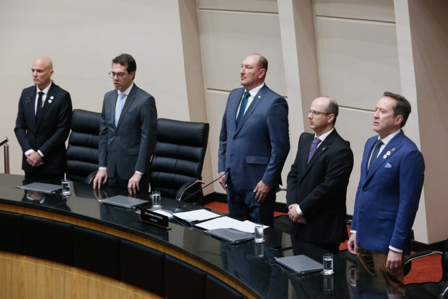 Sessão especial foi realizada na noite desta segunda-feira (2), na Assembleia Legislativa