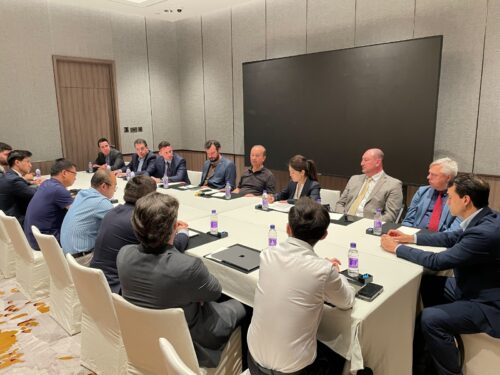 Reunião marca avanço decisivo para SC contar com montadora de carros elétricos