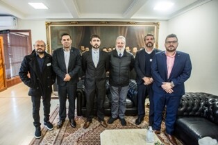 A partir da esq.: Ismael Edgar (Sebrae SC), Jean Ricardo Antunes (Ministério da Pesca), Farnei Franco Siqueira (Polícia Federal), deputado Padre Pedro