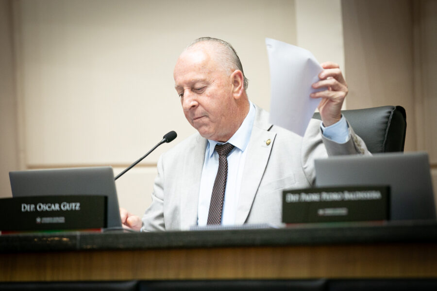 Deputado Oscar Gutz
