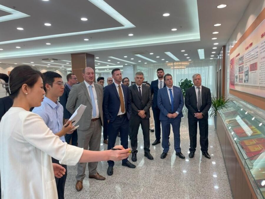 Deputados visitaram o Congresso da Província de Shanxi na quarta-feira (18). Foto: Adriano Piekas