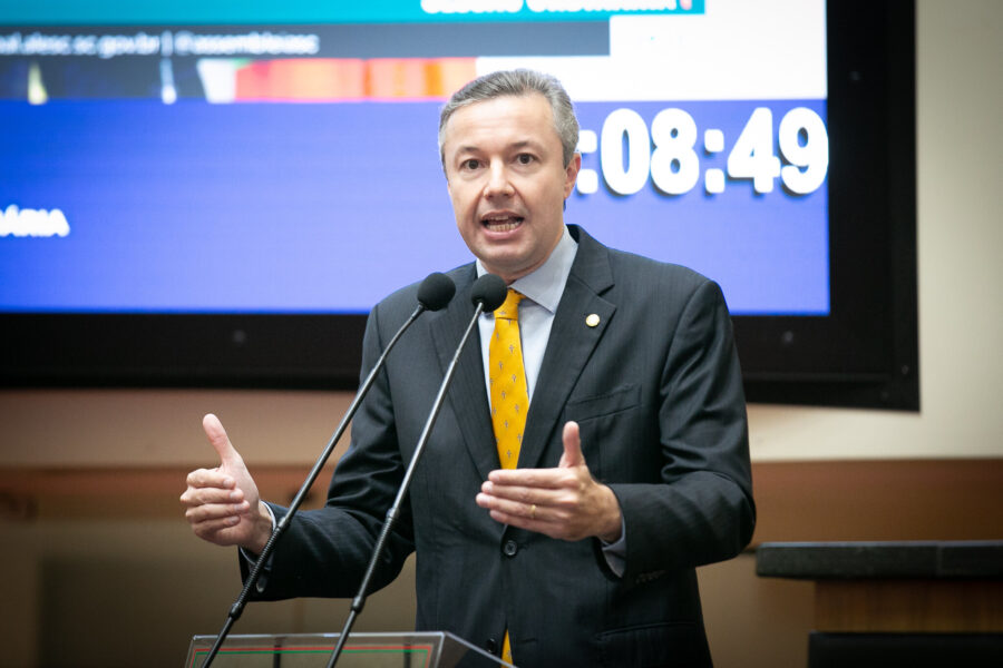 Deputado Napoleão Bernardes é o autor do projeto