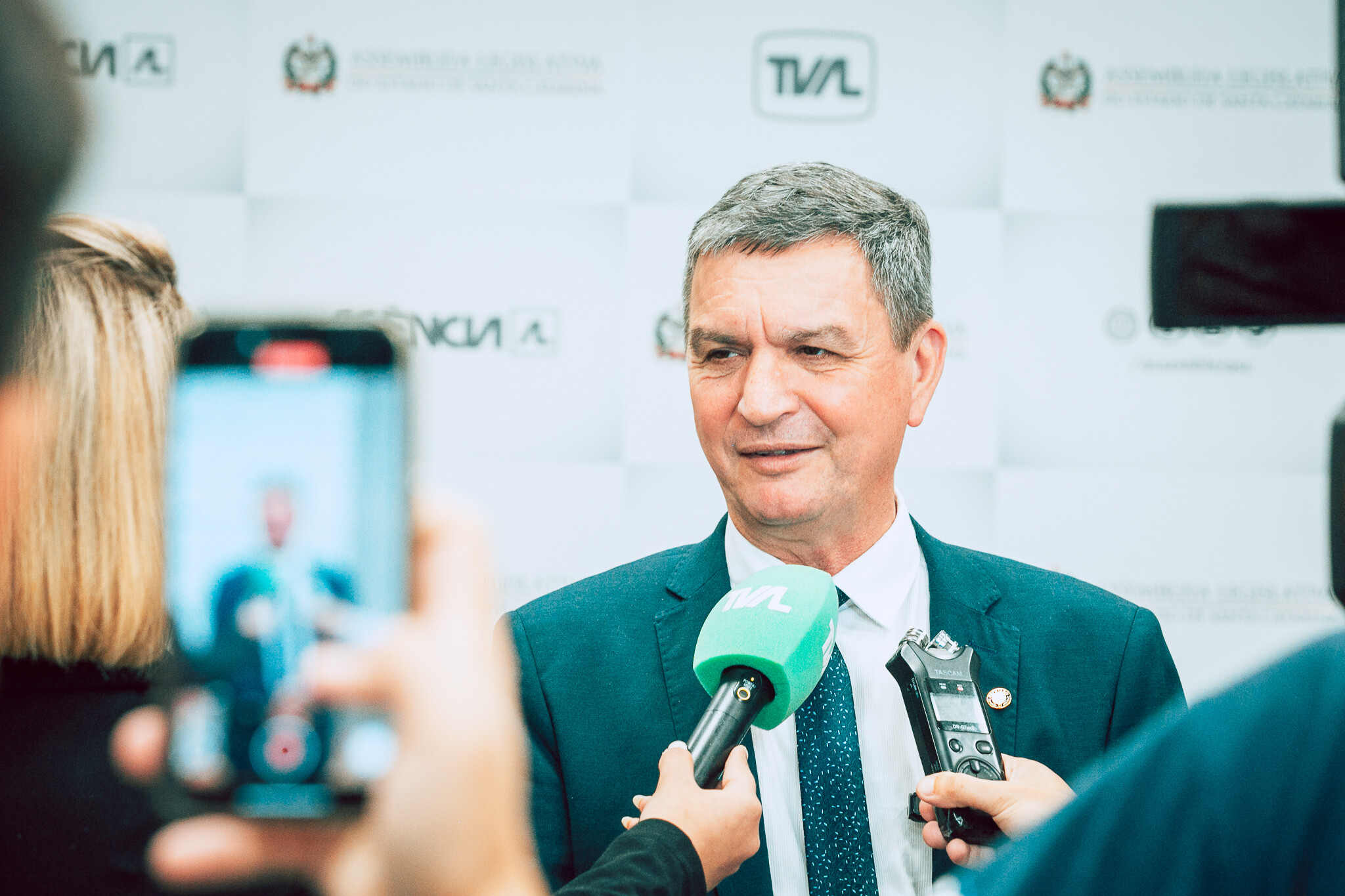 - Deputado Adilson Girard (MDB)