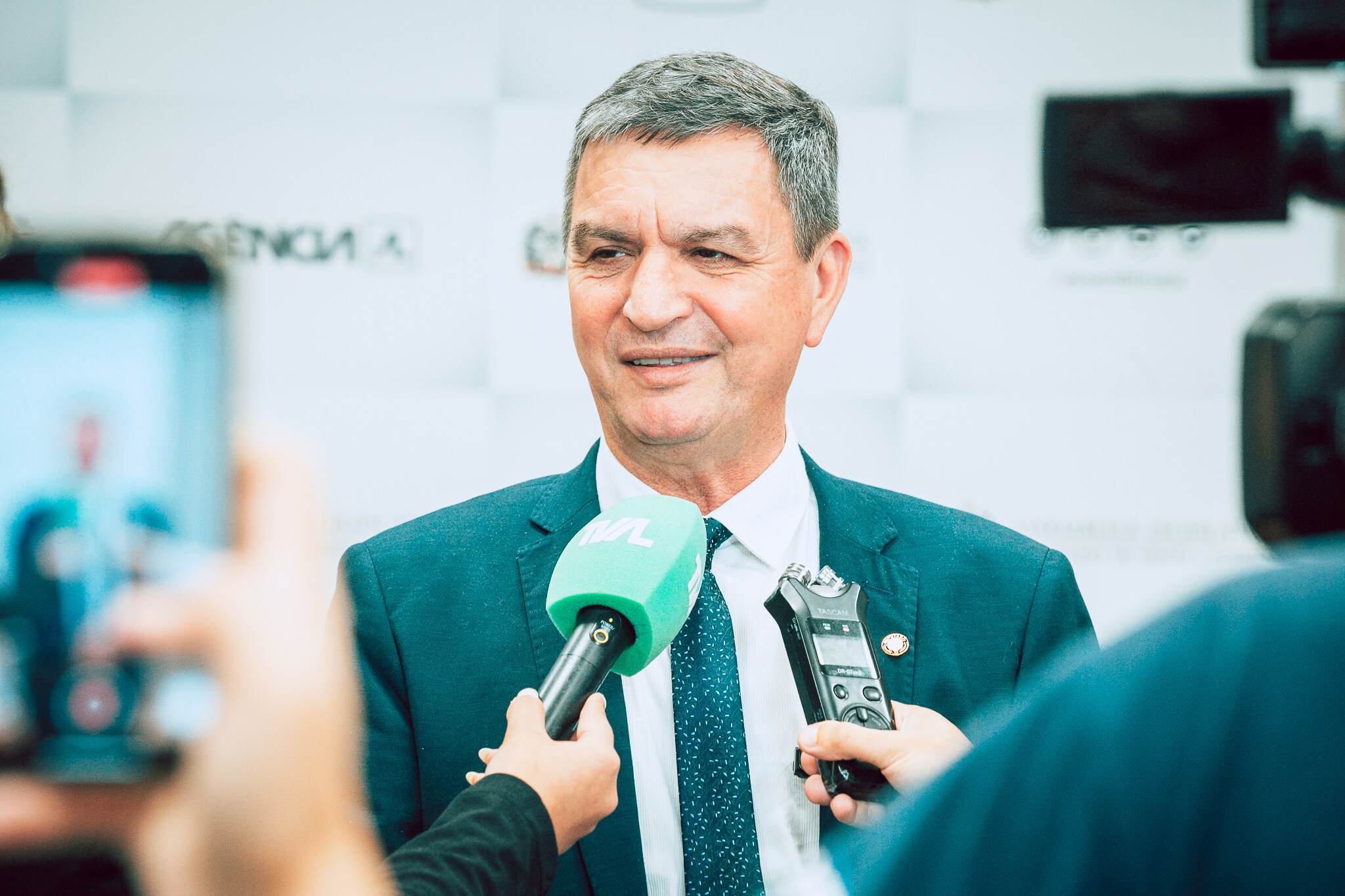 - Deputado Adilson Girard (MDB)