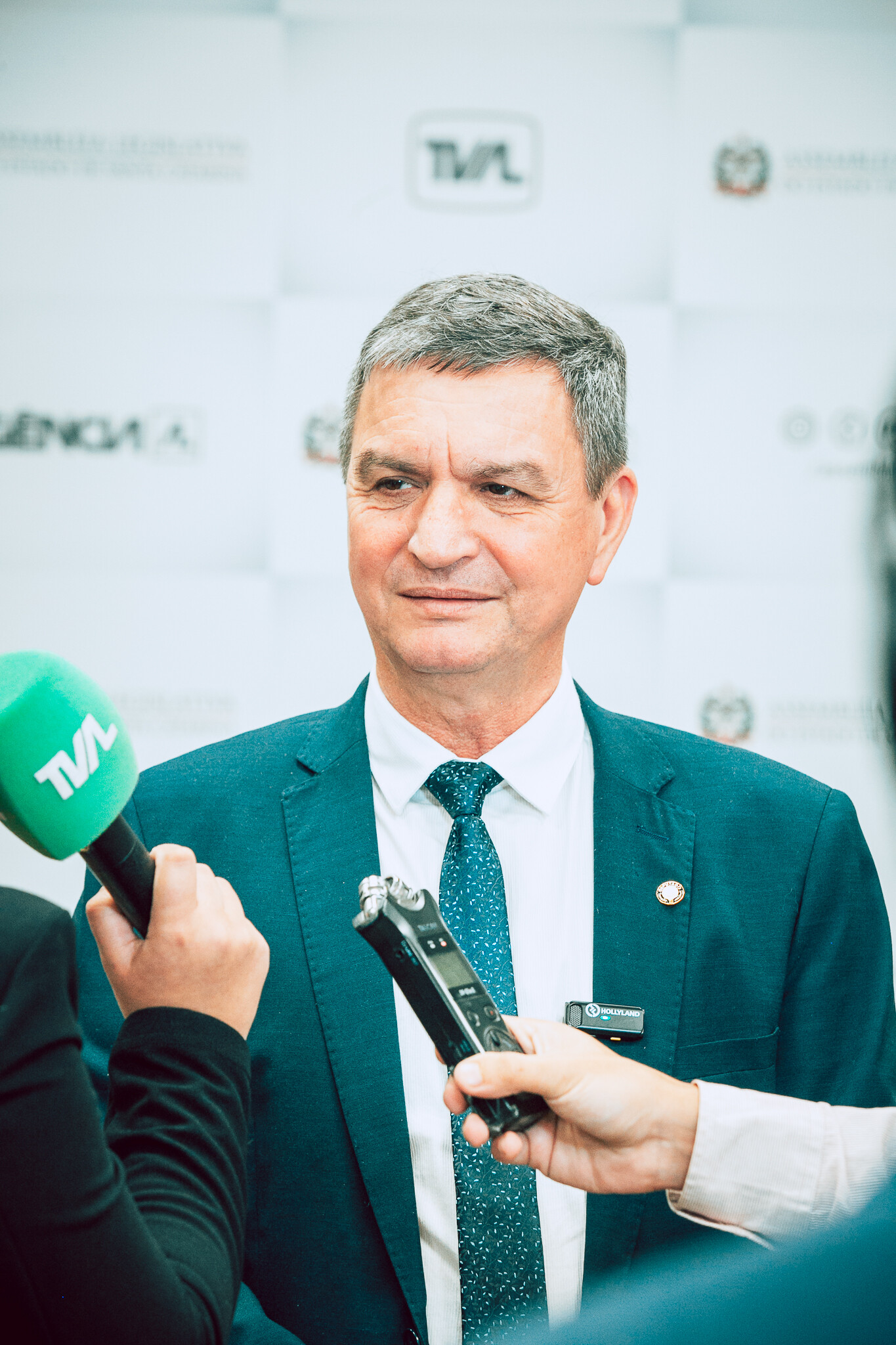 - Deputado Adilson Girard (MDB)