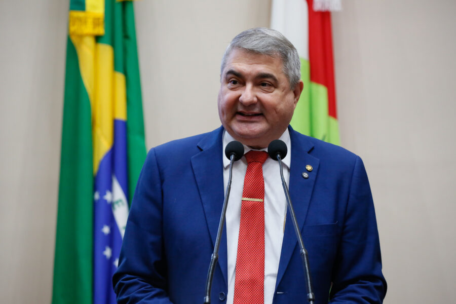 Lunelli apresenta projeto para proteger idosos contra golpes na internet