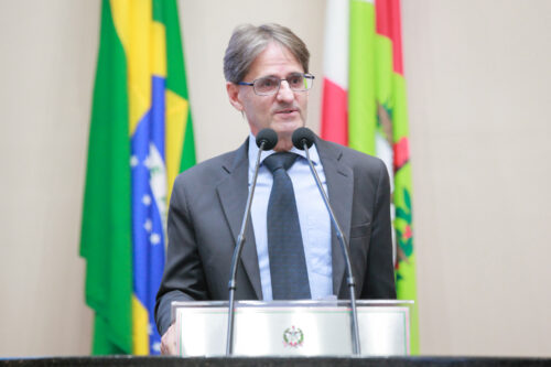Saretta homenageia Hospital São Francisco, de Concórdia, pelos 90 anos de fundação