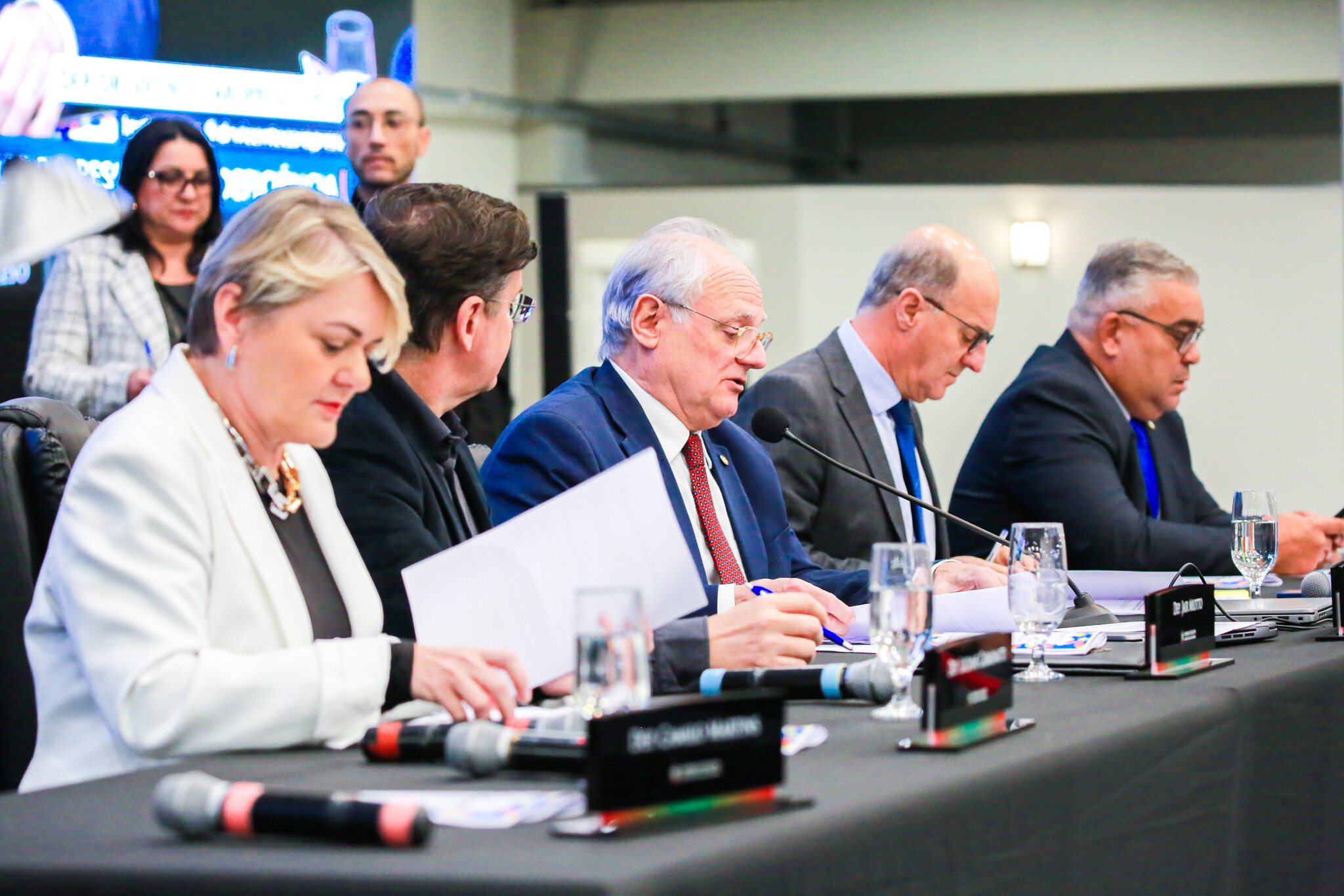 - Deputada Luciane Carminatti (PT) 		
- Deputado Jair Miotto (União) 	
- Deputado Dr. Vicente Caropreso (PSDB) 
- Deputado José Milton Scheffer (PP) - Deputado Sargento Lima (PL)