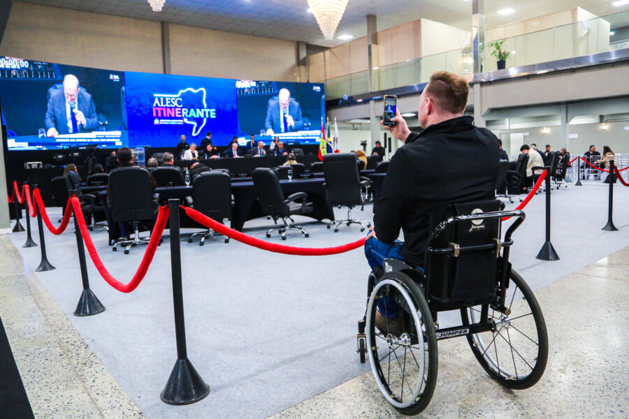 Comissão aprova realização de debate sobre acesso à justiça pelas pessoas com autismo em SC