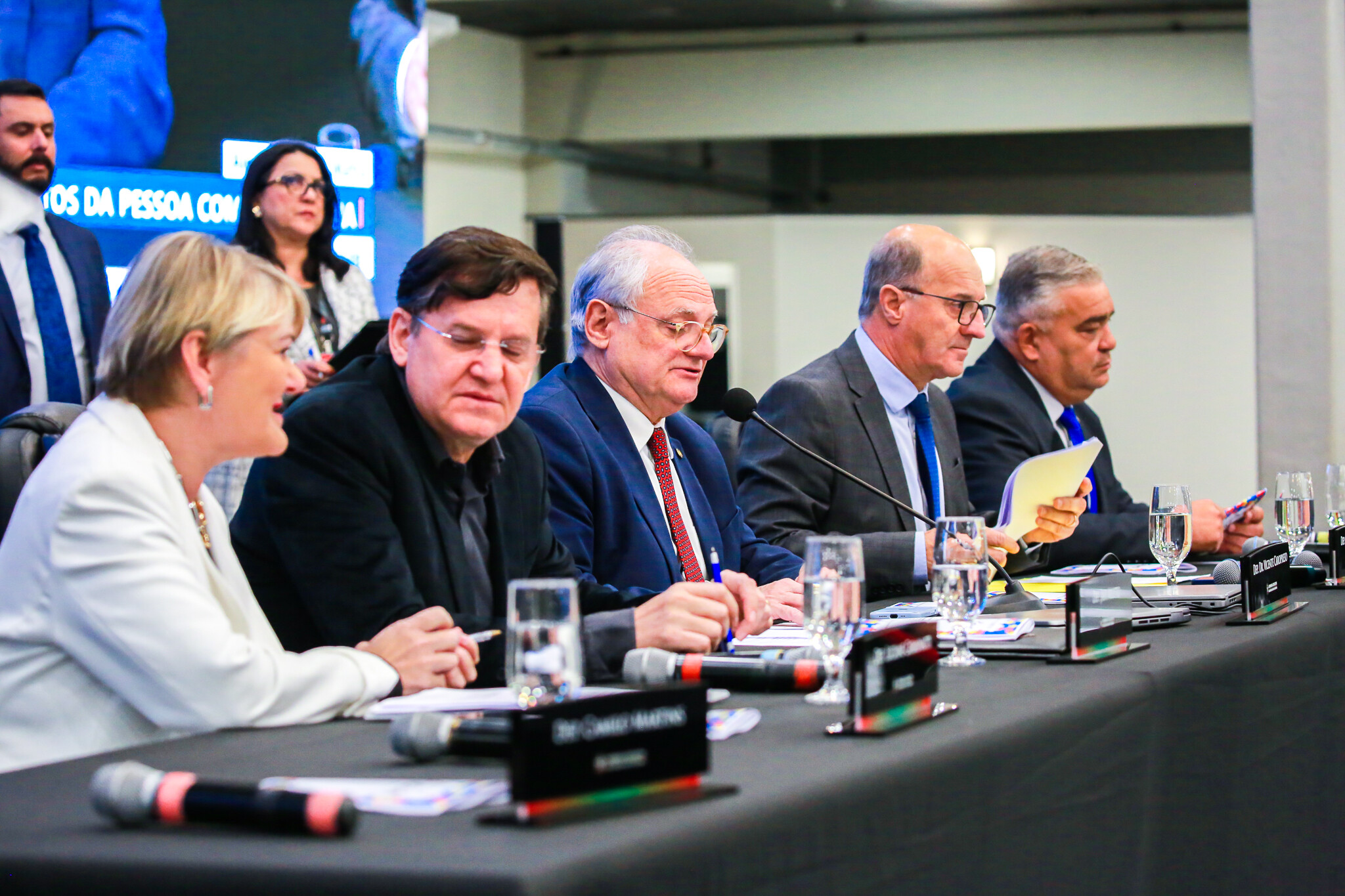- Deputada Luciane Carminatti (PT) 		
- Deputado Jair Miotto (União) 	
- Deputado Dr. Vicente Caropreso (PSDB) 
- Deputado José Milton Scheffer (PP) - Deputado Sargento Lima (PL)
