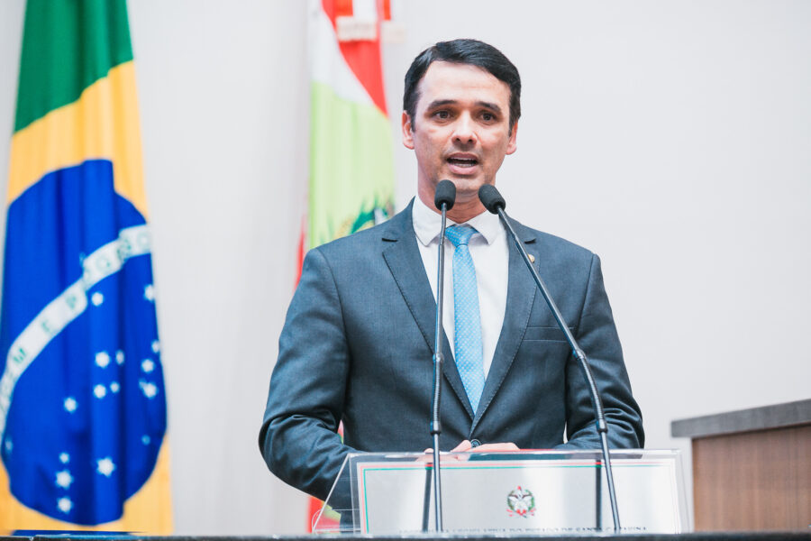 Deputado Marcos da Rosa.
