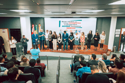 Programa Alesc Inclusiva recebe novos estagiários