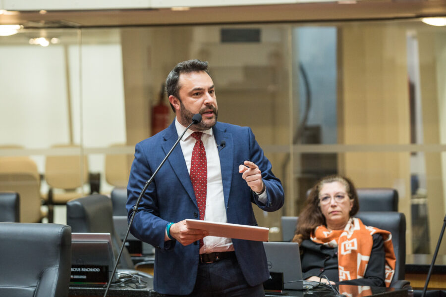 Deputado Marcius Machado.