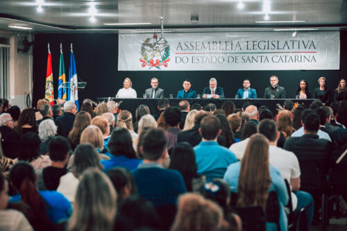 Parlamento celebra os 25 anos do Centro Educacional Dom Bosco de Joinville