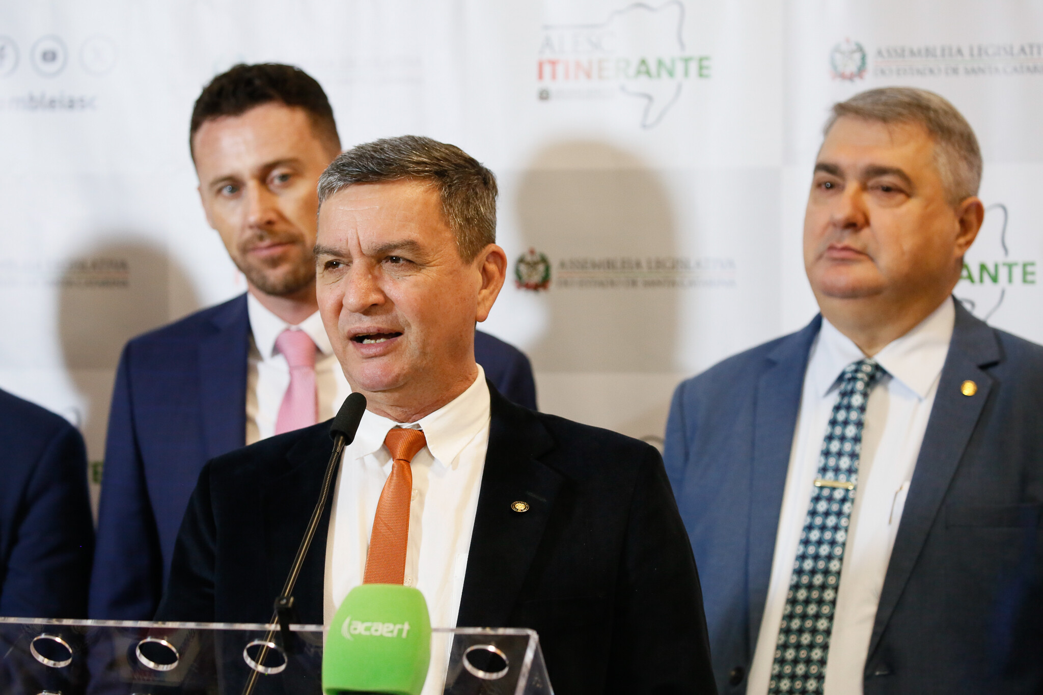 - Deputado Adilson Girard (MDB)