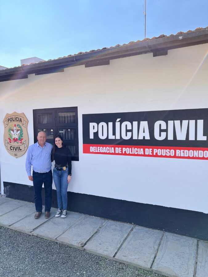 Deputado Oscar Gutz em Pouso Redondo.