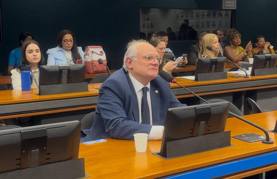 Dr. Vicente também  participou de audiência na Comissão dos Direitos da Pessoa com Deficiência, na Câmara dos Deputados, onde defendeu o acesso da pop