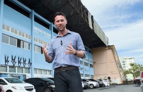Krelling comemora lançamento do edital da obra de revitalização do ginásio Ivan Rodrigues