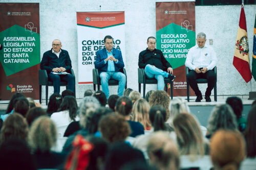 Seminário em Forquilhinha debate a inclusão social e educacional de pessoas com TEA