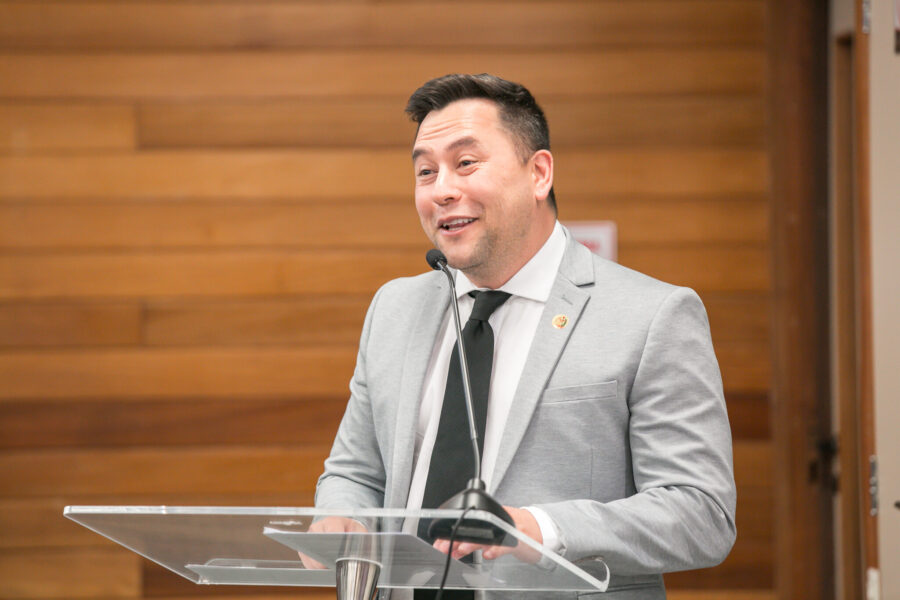 Junith Ueda, que falou em nome dos homenageados.