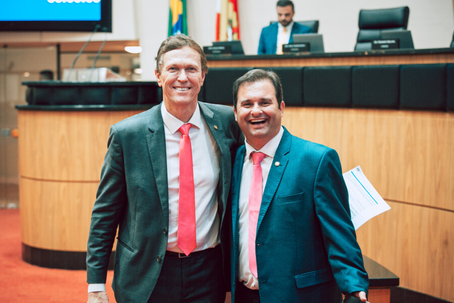 - Deputado Volnei Weber (MDB)
 - Deputado Sérgio Guimarães(União)