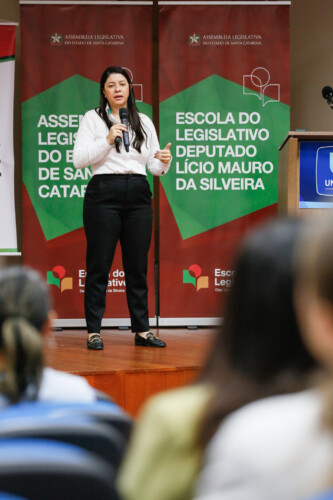 Mariane Almeida de Barros
