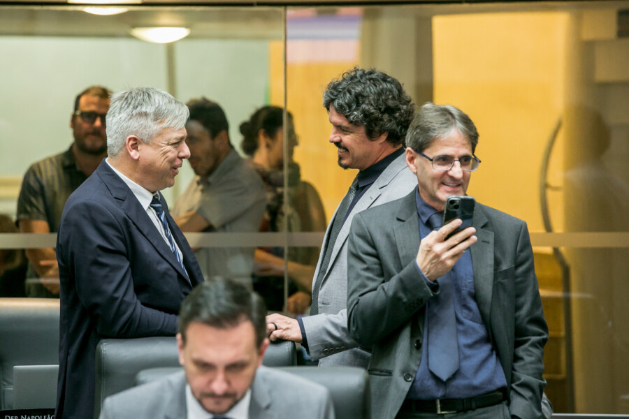 - Deputado Fabiano da Luz (PT) 	
 - Deputado Marquito (PSOL)
 - Deputado Neodi Saretta (PT)
