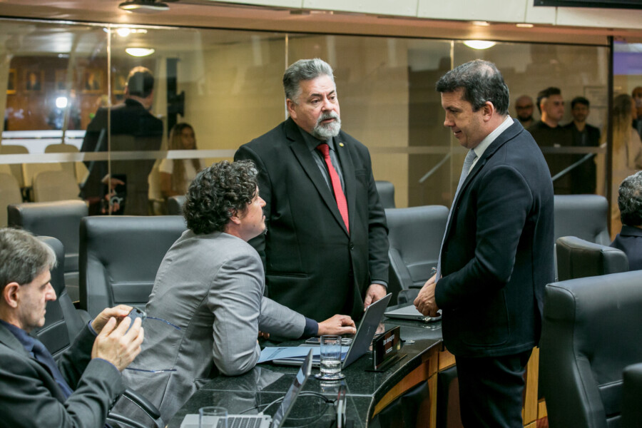- Deputado Marquito (PSOL) - Deputado Sergio Motta (Republicanos) - Deputado Camilo Martins (Podemos)