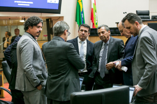 - Deputado Camilo Martins (Podemos)- Deputado Julio Garcia (PSD)