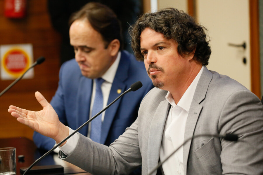 - Deputado Carlos Humberto (PL)
 - Deputado Marquito (PSOL)
