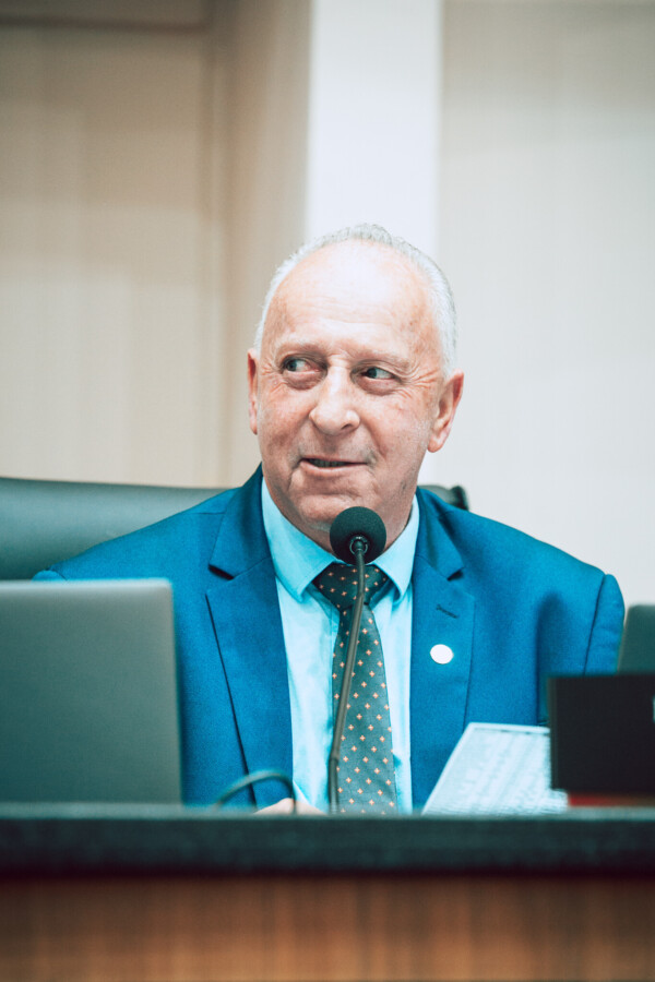 - Deputado Oscar Gutz (PL)