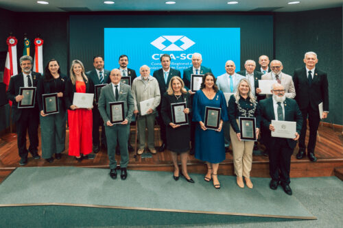 Em ato solene Parlamento presta homenagem aos 60 anos da profissão de Administrador