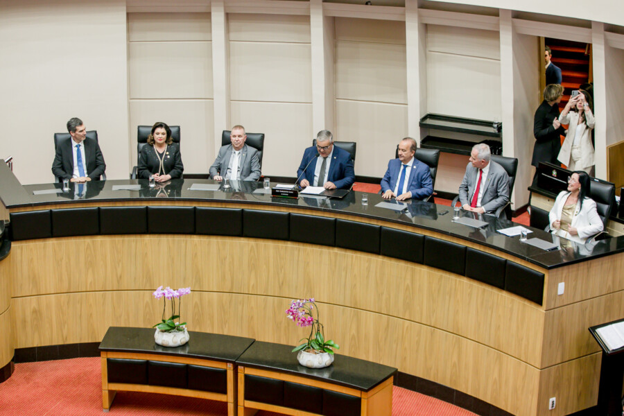 -Andreas Eisele - Sub.Procurador de Justiça - Marilisa Boehm  Vice-Governadora de Santa Catarina  - Deputado Maurício Eskudlark (PL)  - Deputado Sargento Lima (PL) 	

- Jorginho dos Santos Mello -  Governador de Santa Catarina-- Carlos Alberto Civinsk - Presidente Tribunal Regional Eleitoral de Sa