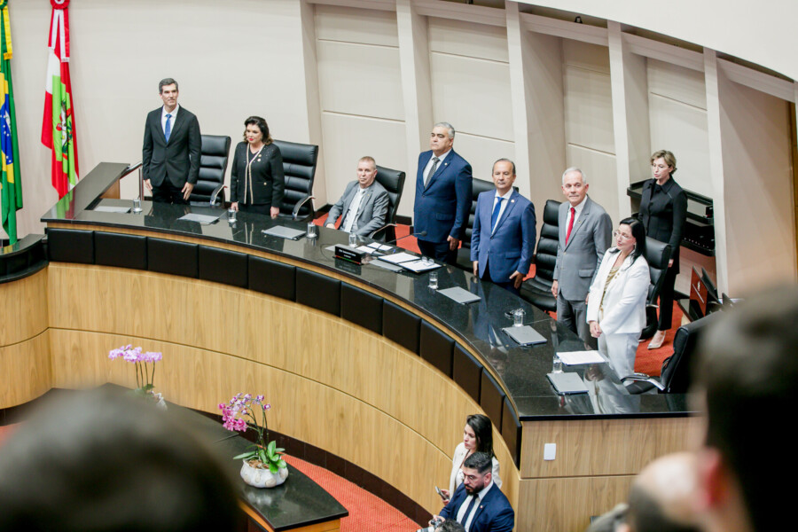 -Andreas Eisele - Sub.Procurador de Justiça - Marilisa Boehm  Vice-Governadora de Santa Catarina  - Deputado Maurício Eskudlark (PL)  - Deputado Sargento Lima (PL) 	

- Jorginho dos Santos Mello -  Governador de Santa Catarina-- Carlos Alberto Civinsk - Presidente Tribunal Regional Eleitoral de Sa