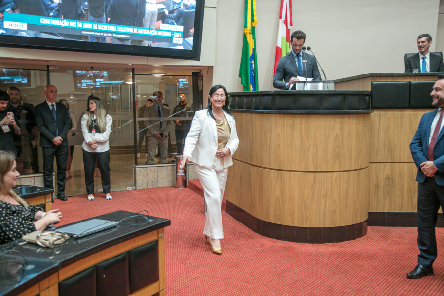 - Vânia Franco - Secretária executiva de Articulação Nacional