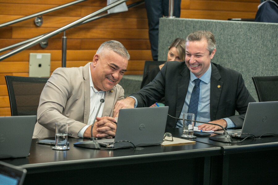 - Deputado Sargento Lima (PL) 	
- Deputado Napoleão Bernardes (PSD)