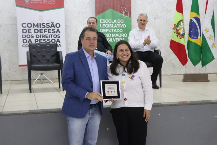 Minotto participa de seminário sobre autismo e reforça compromisso com inclusão e políticas públicas