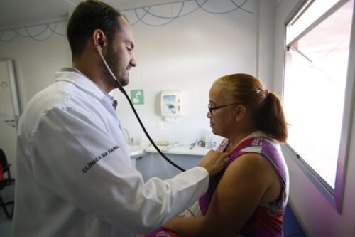 Deputados cobram mais ações em prol dos pacientes com fibromialgia e hipertensão pulmonar