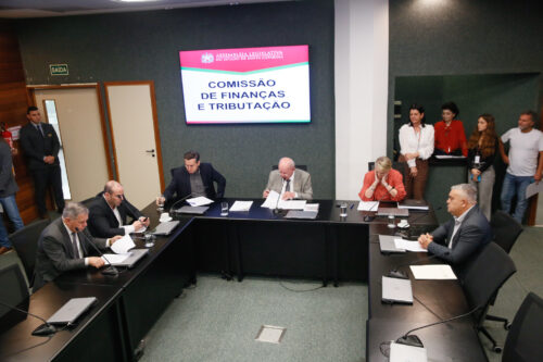 Finanças acata projeto que autoriza empresas a utilizarem a Cosip para a melhoria da rede elétrica
