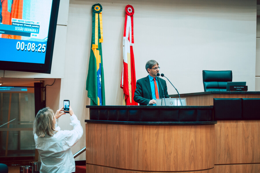 - Deputado Neodi Saretta (PT)