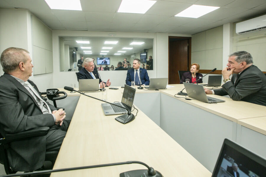 - Deputado Maurício Eskudlark (PL) 
- Deputado Nilso Berlanda (PL)
- Deputado Altair Silva (PP) - Maria Tereza Bustamante - chefe de gabinete da presidência  da Câmara de Comércio Exterior da Fiesc 	 - Deputado Mário Motta (PSD)